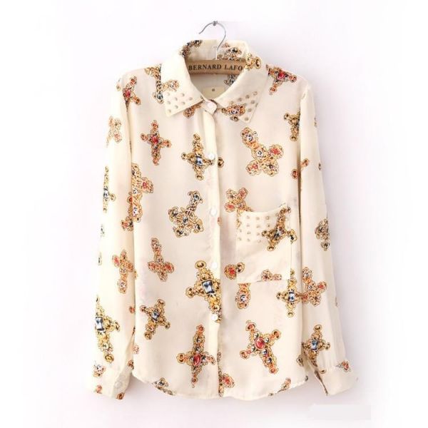 Camisa feminina cruz e spikes